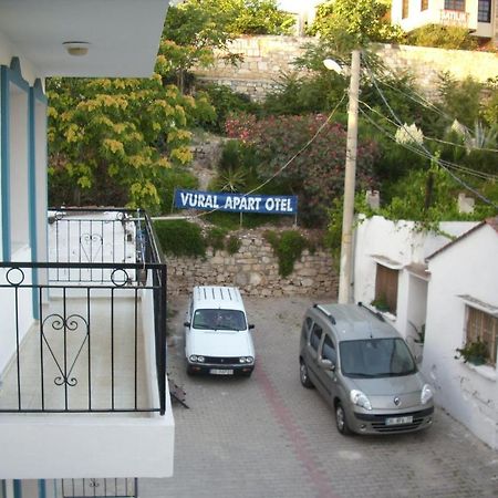 Cesme Vural Apart Hotel ภายนอก รูปภาพ