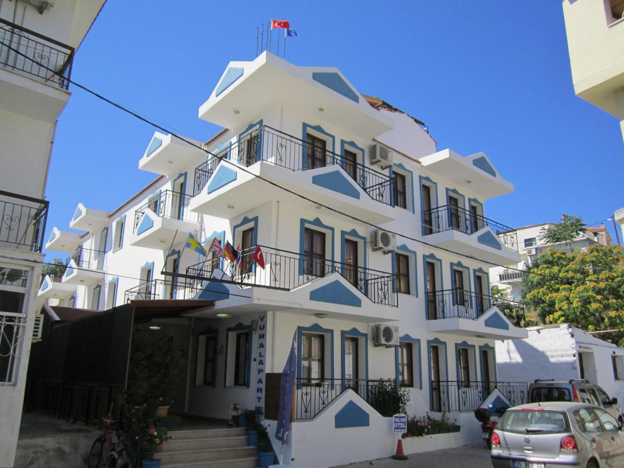Cesme Vural Apart Hotel ภายนอก รูปภาพ